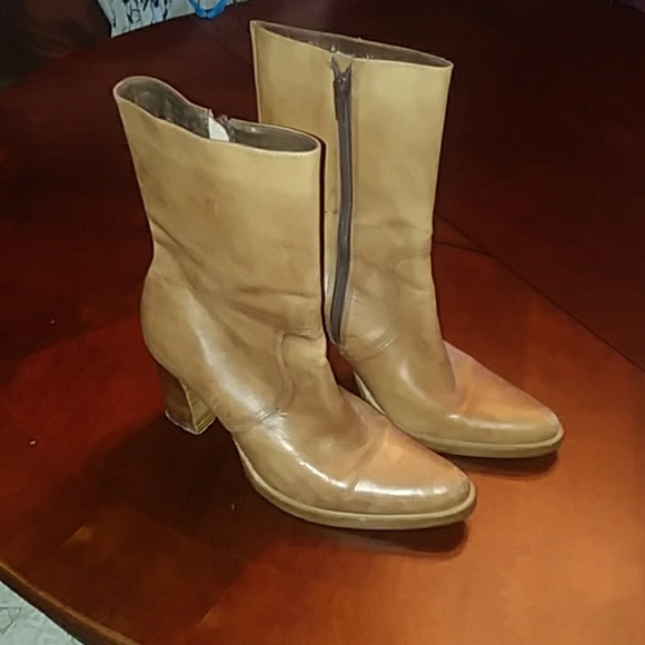 Boots - Picture 3 of 3